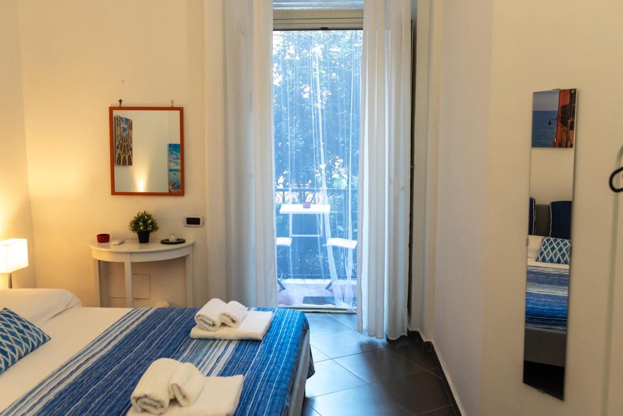 Apartamento Napoli Sottosopra Chiaia Exterior foto