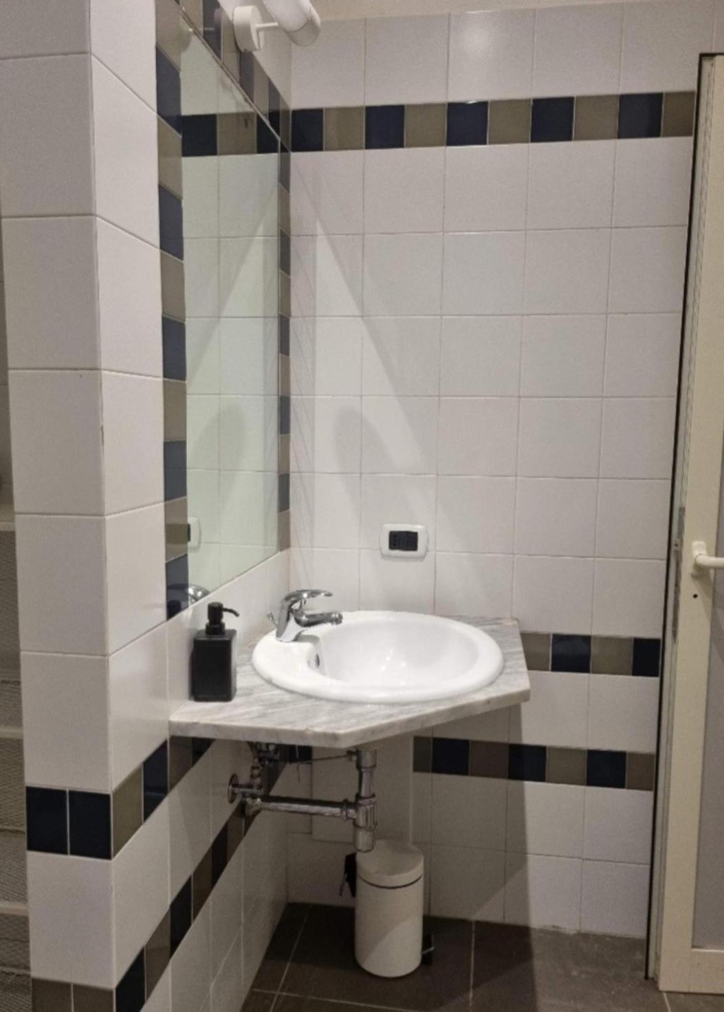 Apartamento Napoli Sottosopra Chiaia Exterior foto